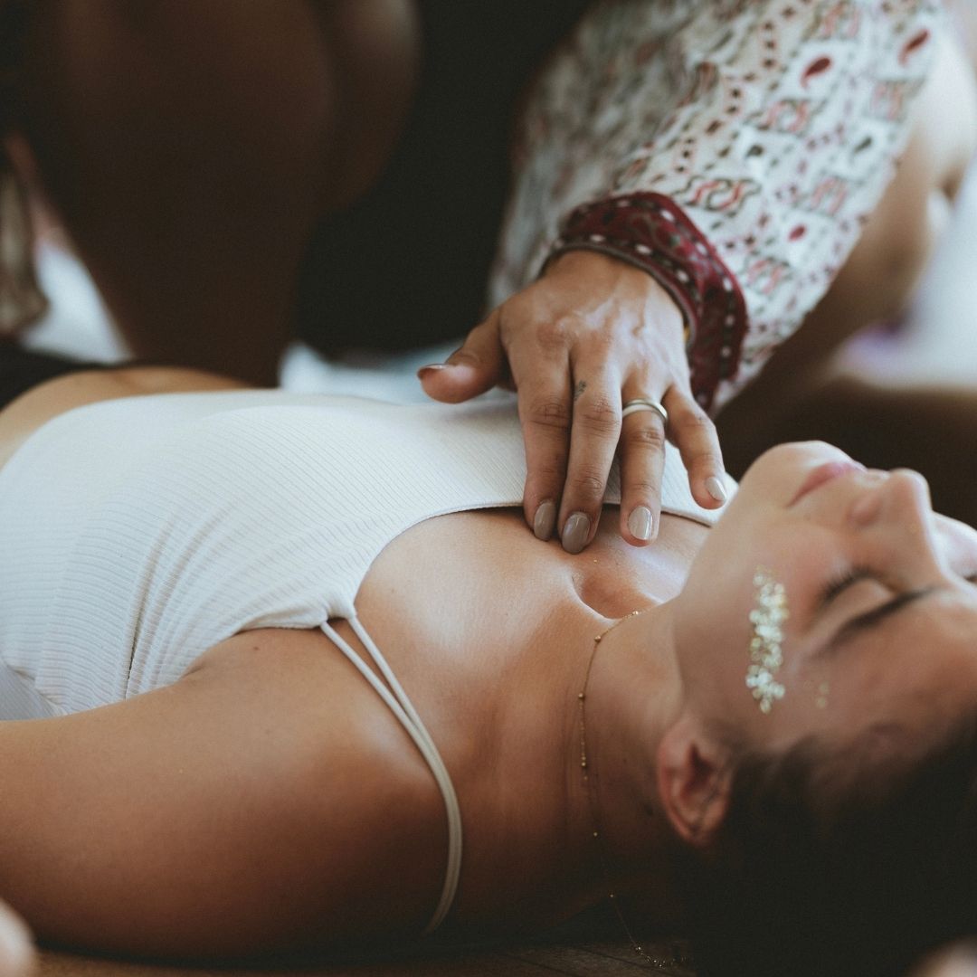 Séance de thérapie individuelle et soin énergétique transgénérationnelle en profondeur